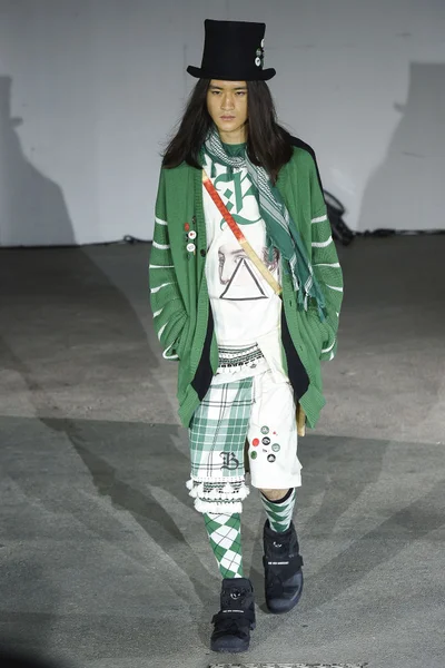 Look 17